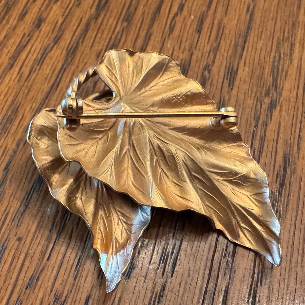 Vintage 1960s Gold Leaf Brooch with Faux Pearl Accent - Picture 2 of 3